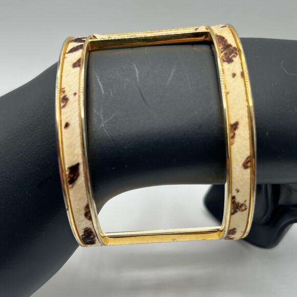 Vintage Vince Camuto gold tone cow hide cuff - Picture 3 of 6